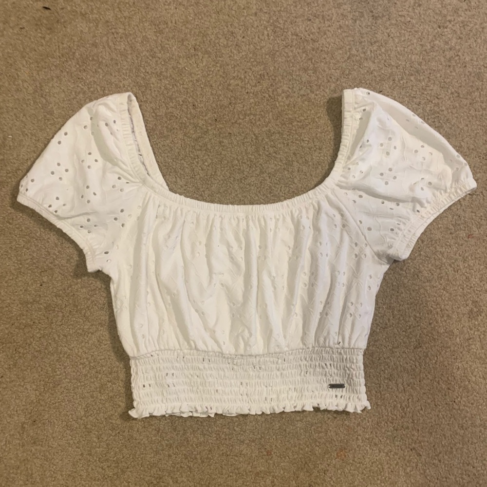 HOLLISTER WHITE PUFF SLEEVE CROP TOP